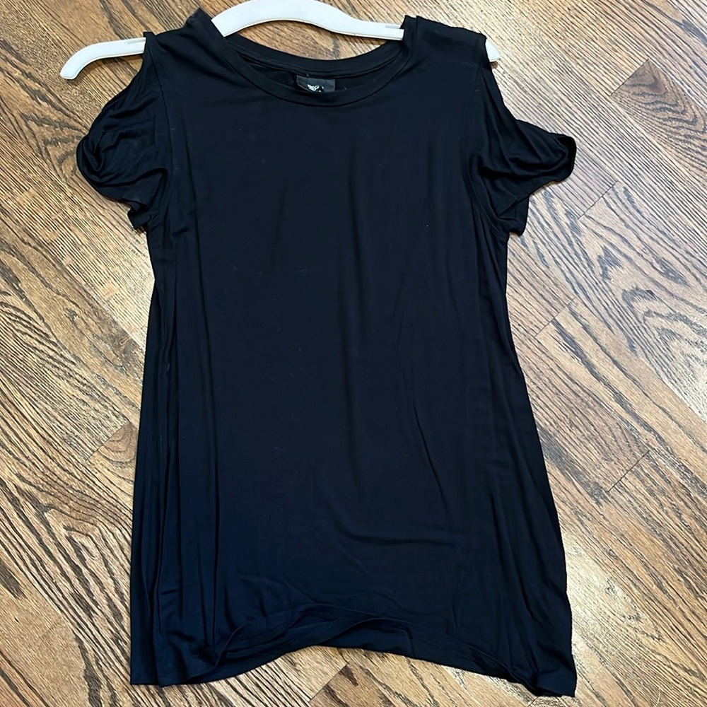 Mossimo Supply Co Open Shoulder Short Sleeve Shirt